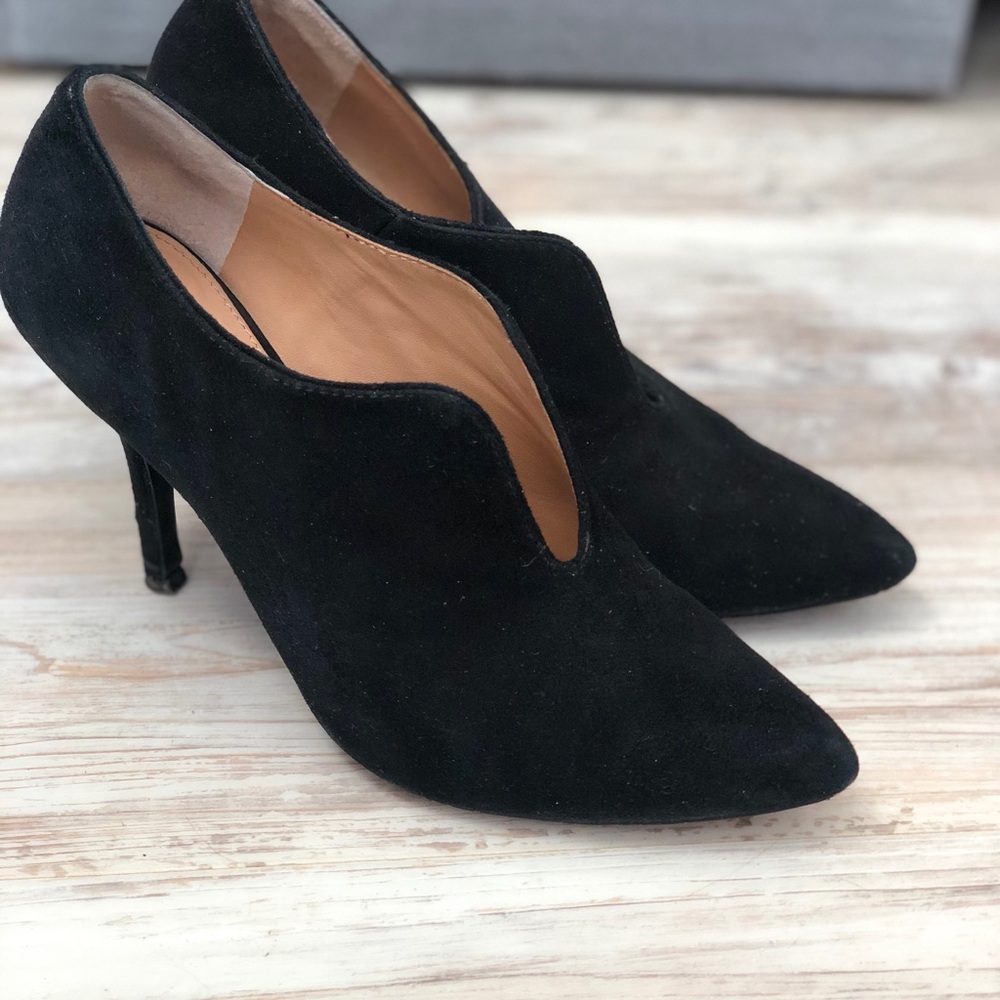 Vince Camuto ankle booties